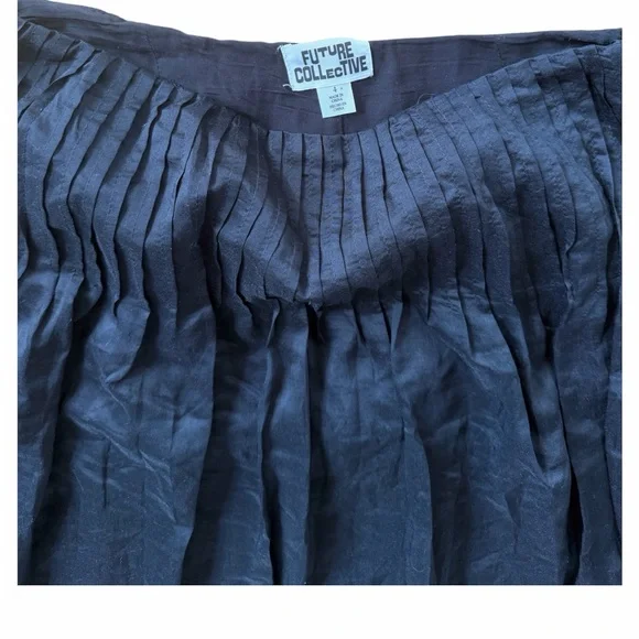 Future Collective Black Pleated Midi Skirt – Size 4 | NWT (No Tags) - Picture 4 of 4